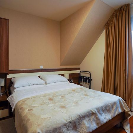 Hotel Degenija Seliste Dreznicko Exteriér fotografie