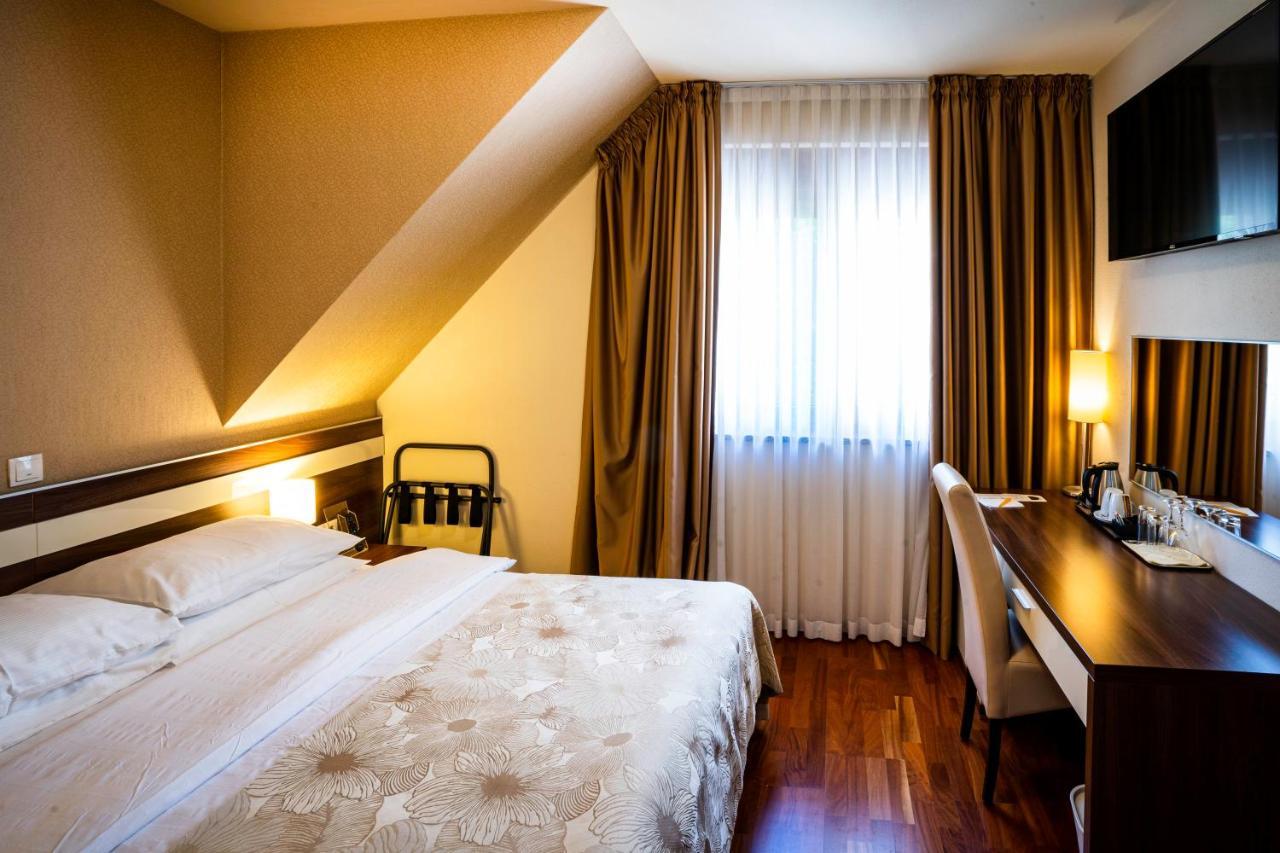 Hotel Degenija Seliste Dreznicko Exteriér fotografie
