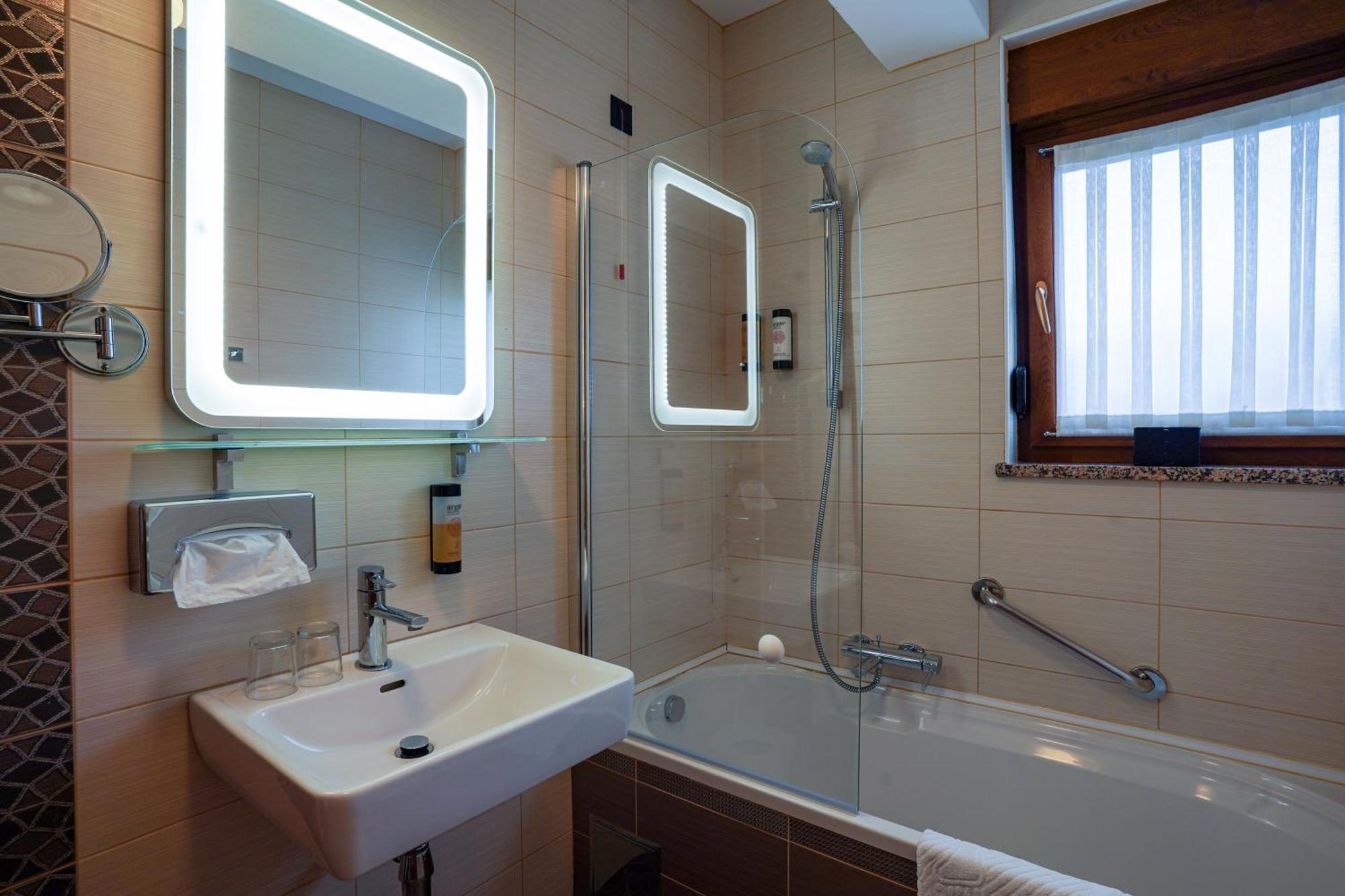 Hotel Degenija Seliste Dreznicko Exteriér fotografie