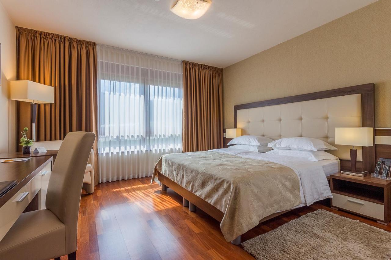 Hotel Degenija Seliste Dreznicko Exteriér fotografie